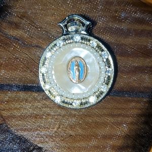Virgin Mary brooch/pin